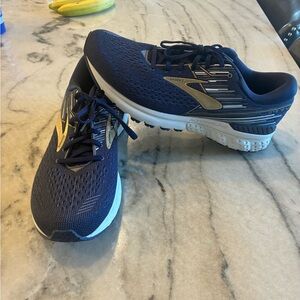 Brand new Brooks Adrenaline GTS 19.